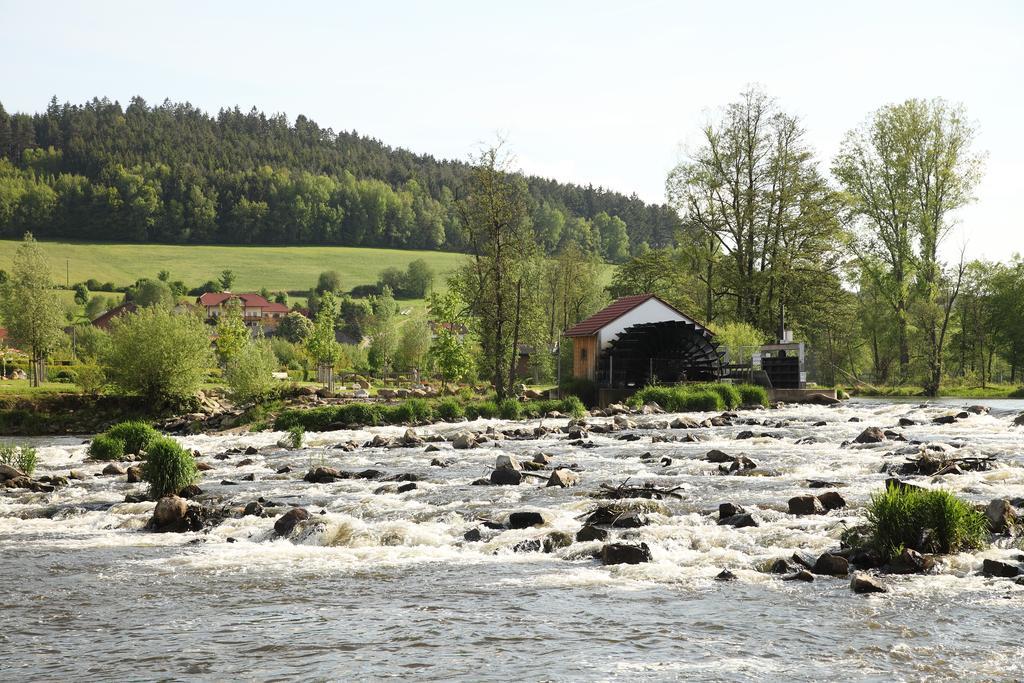 Gasthof Zum Baeckerwirt Chamerau Buitenkant foto
